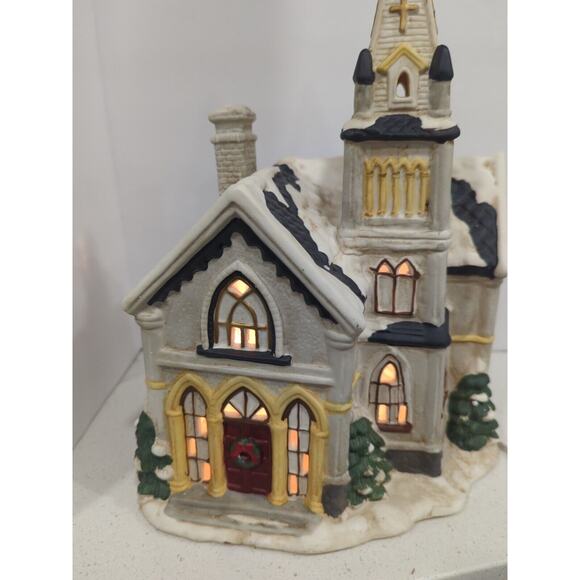 Village Square Porcelain Lighted Church 1995 Christmas Mervyns - Picture 8 of 15